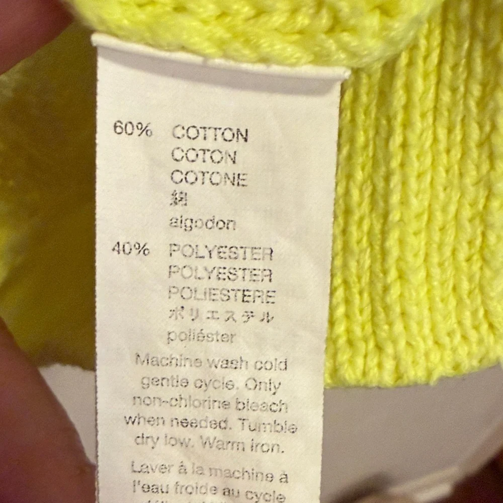 ✅✅✅BOGOHO✅✅✅ Gap Yellow Cable Knit Sweater-Large